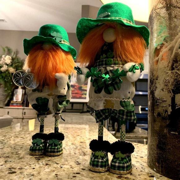 Erin & Malarkey Shamrock Standing Leprechaun Gnomes 11 inches in height - Picture 1 of 4